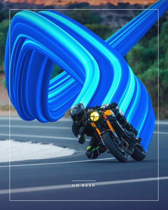 Motorcycle photo with a speed effect made with Motion Blur